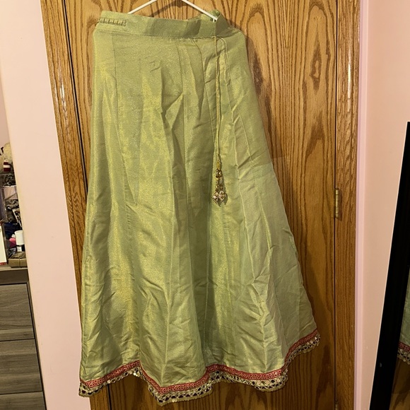 Pakistani Indian Lehenga choli - Picture 4 of 7